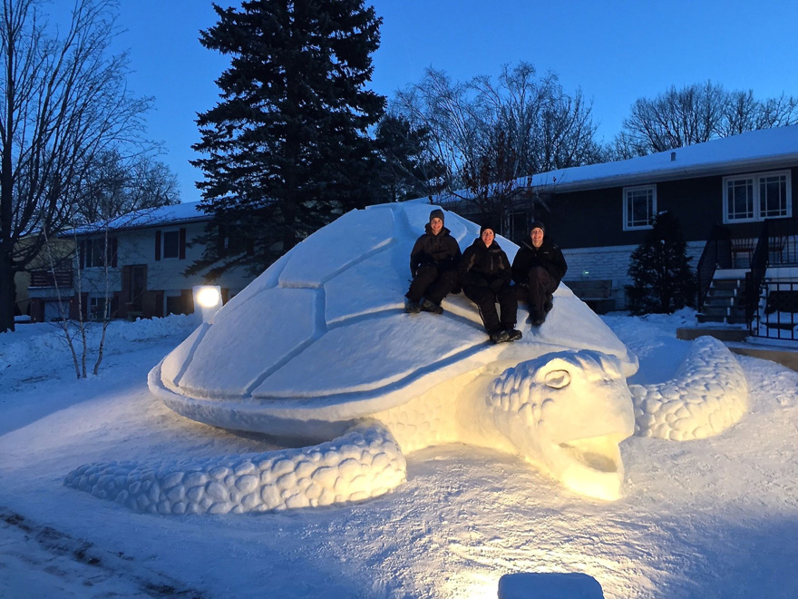 giant snow sculptures bartz brothers 1