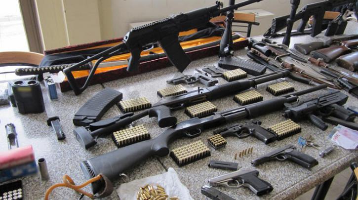 olokliro oplostasio eixe stin katoxi tou