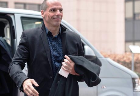 varoufakis out smile