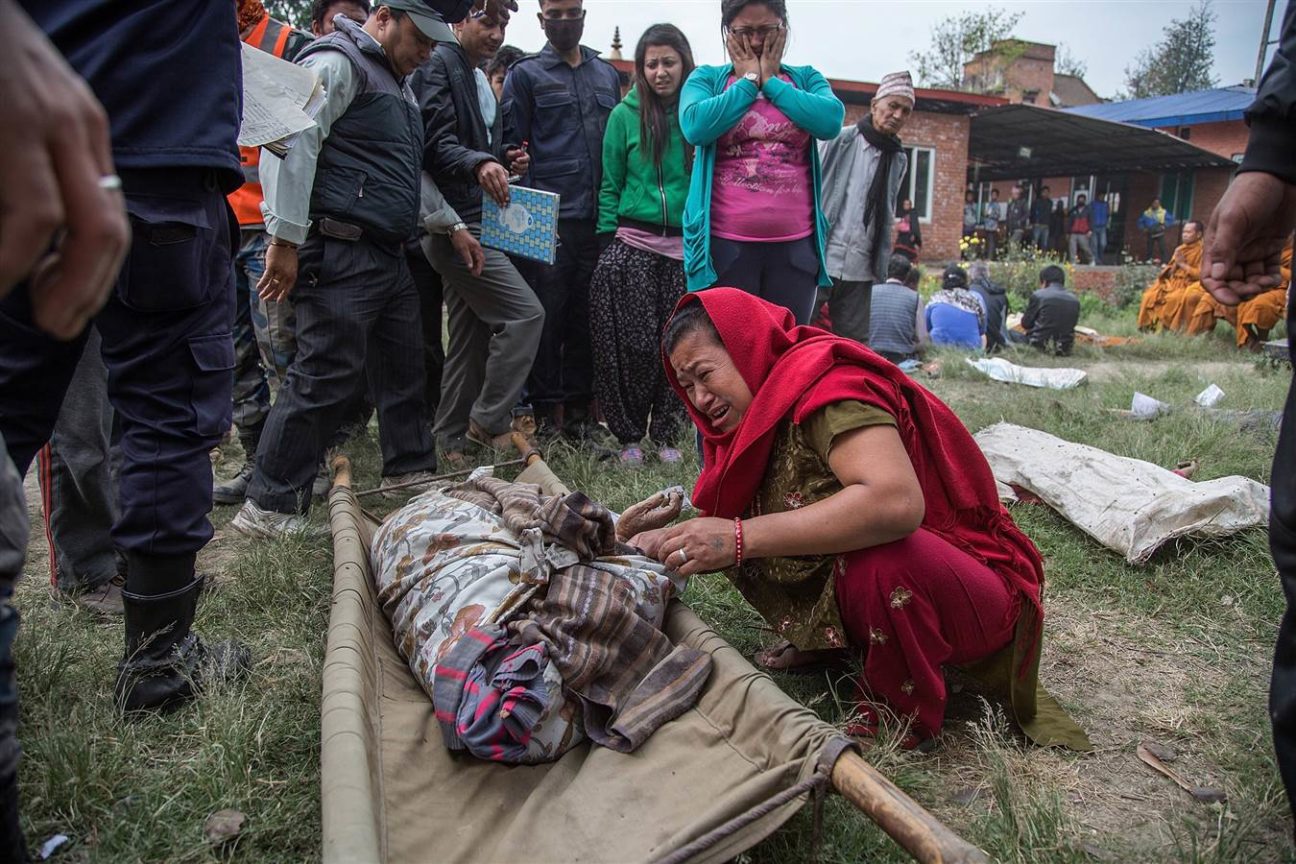 ss 150426 nepal cremation 11.nbcnews ux 1360 900