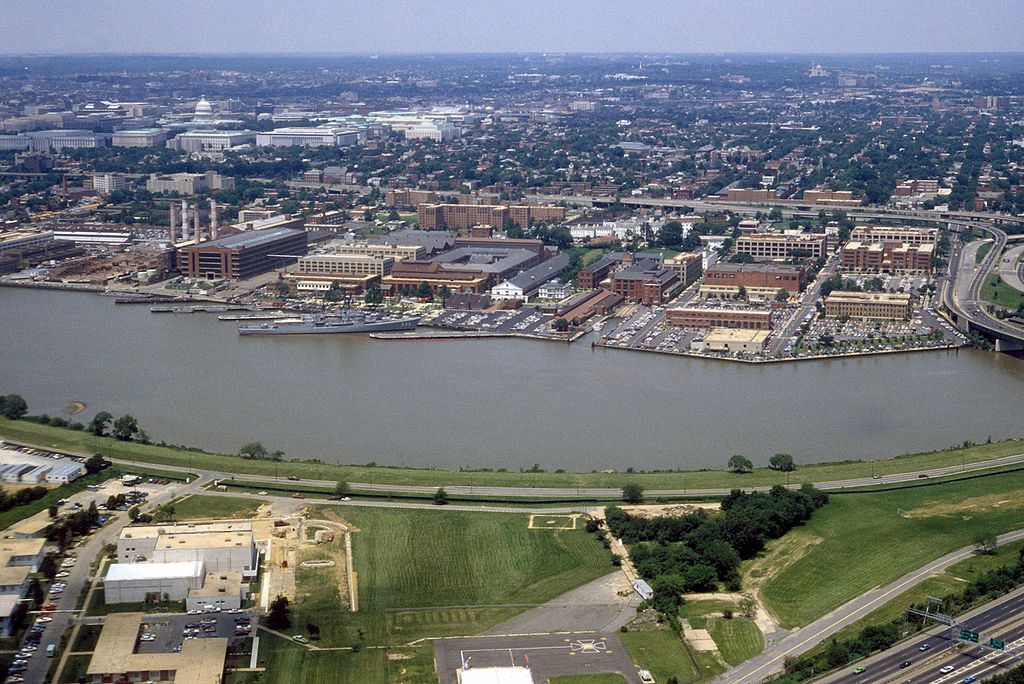 1024px washington navy yard aerial view 1985 0