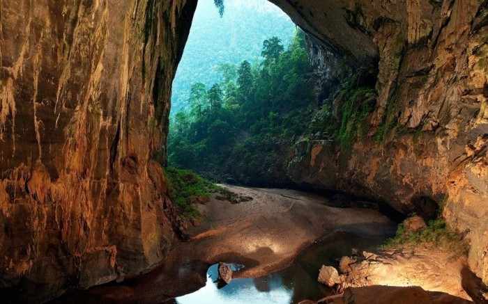 largest cave