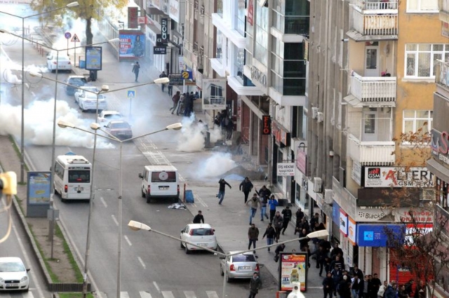 diyarbakir da sur protestosunda olaylar cikti 7967008 1565 m