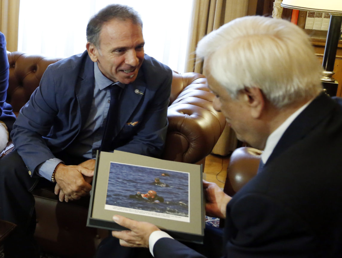 57e51c841dc524cd458b4774