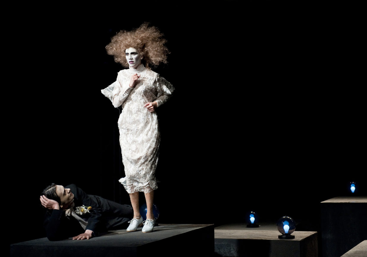 58d13e181dc524f5088b45d1