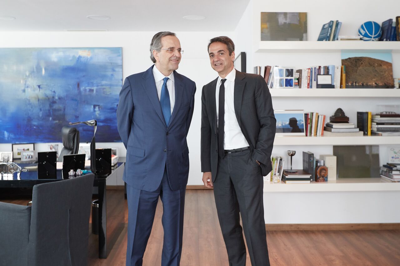 5a268f521dc52419118b4734