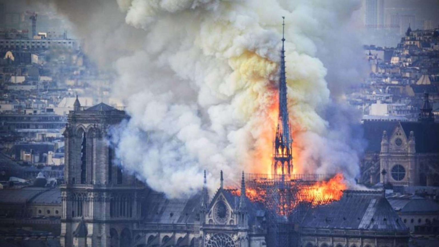 DJI drones helped firefighters to put out Notre Dame inferno 1