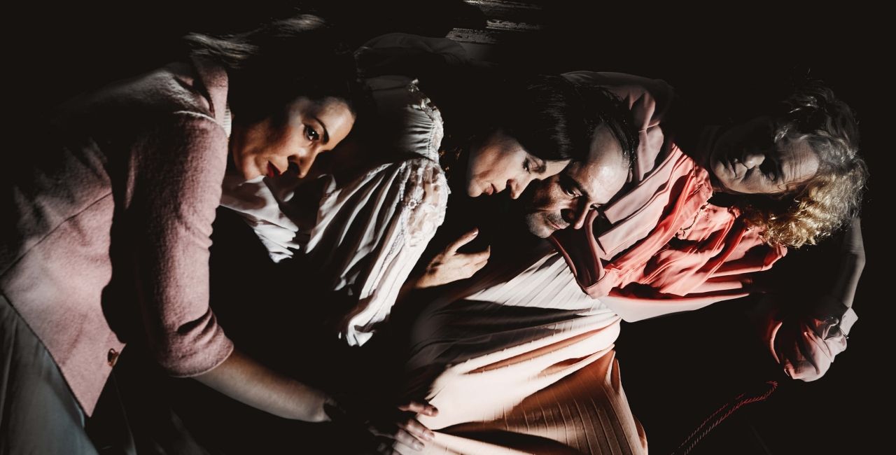 τρεις αδερφες