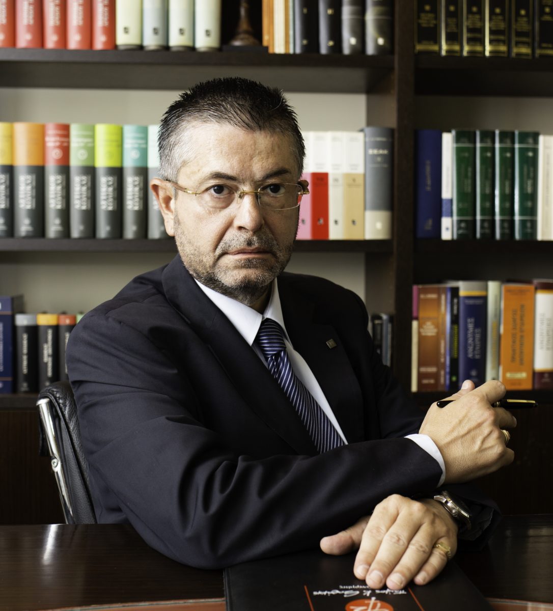 Φωτογραφία για: Νέα Σμύρνη-«Ινδιάνος»: H εισαγγελική πρόταση επιβεβαιώνει το φιάσκο της ΕΛ.ΑΣ – Τον έβαλαν φυλακή χωρίς σοβαρά στοιχεία 2 sarakis scaled 1