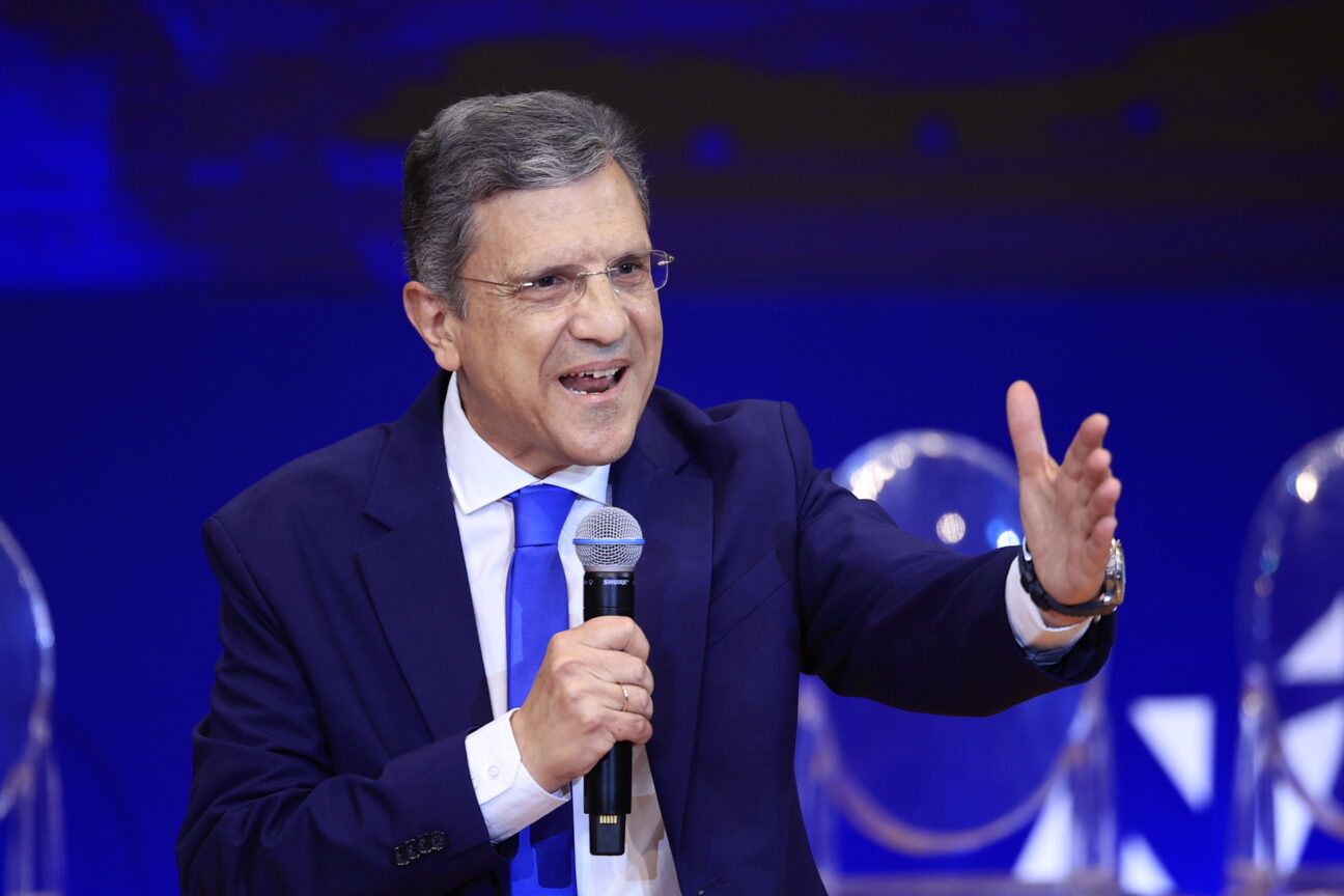 Φωτογραφία για: Το τερμάτισε ξανά ο Αυτιάς στην παρουσίαση του απ' τον Μητσοτάκη: «Όλος ο πλανήτης ψηφίζει Νέα Δημοκρατία...» 1 6188958