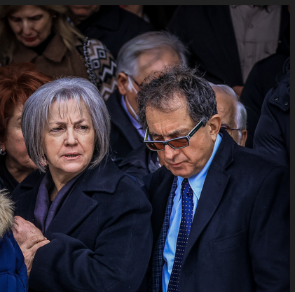 ΚΑΛΟΓΗΡΟΥ 1