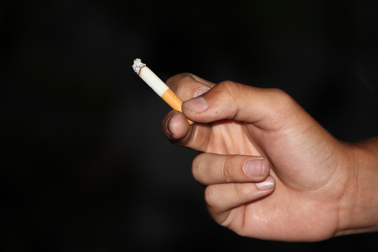 cigarette 348858 1280