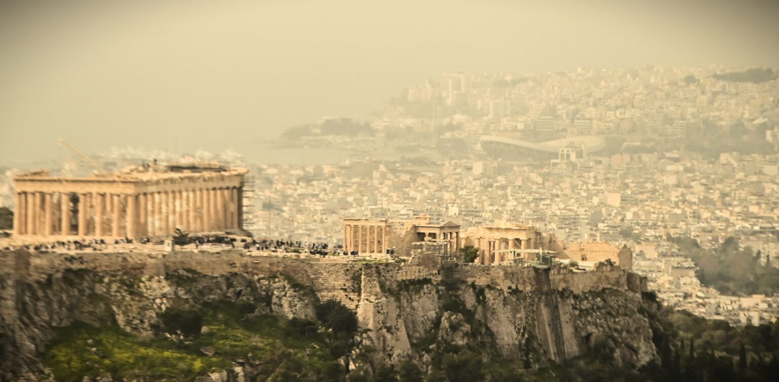 Καιρός: Έρχεται ασυνήθιστη ζέστη και αφρικανική σκόνη – Η πιο δύσκολη μέρα