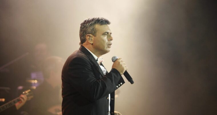 Μανώλης Λιδάκης