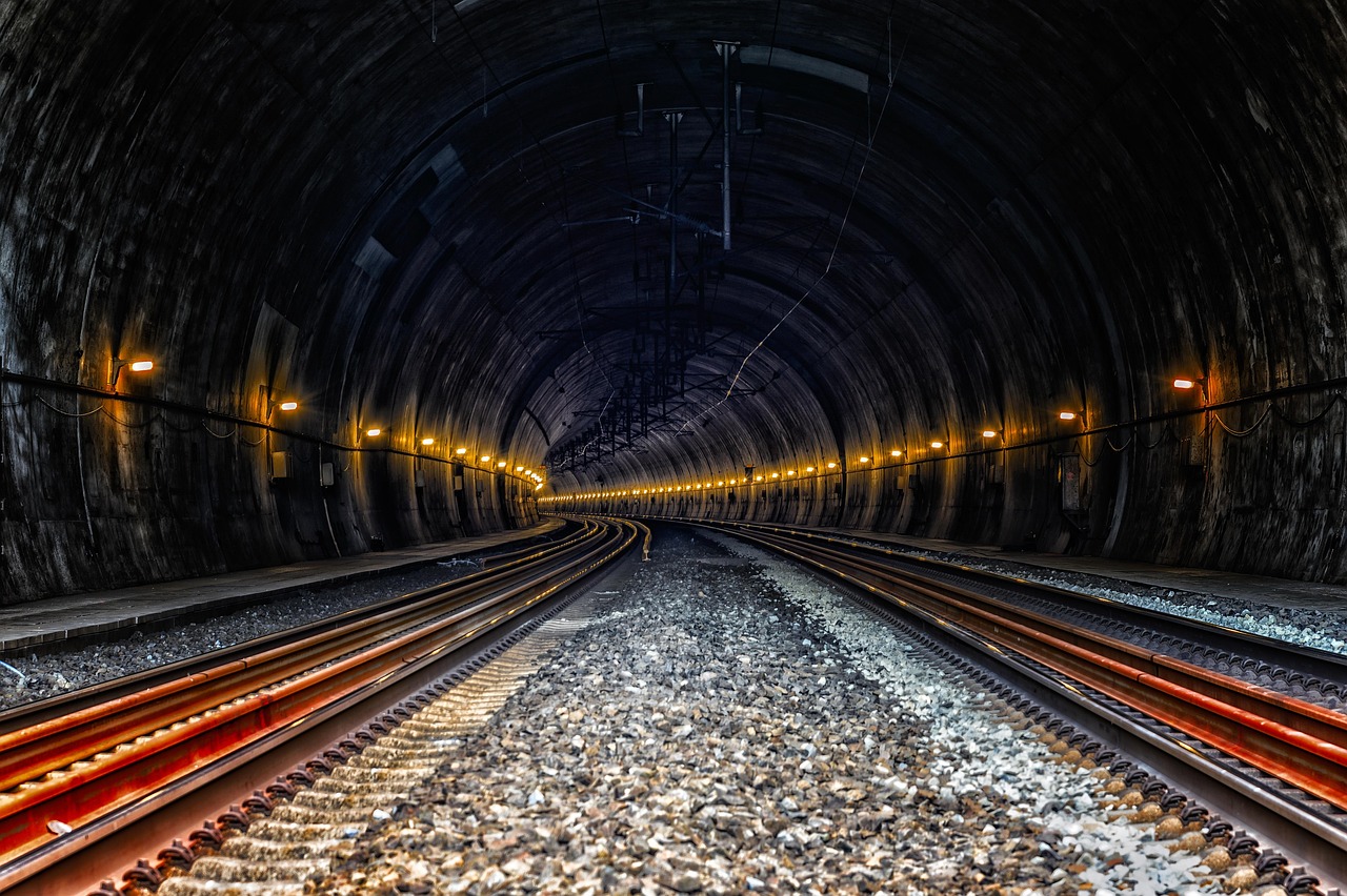 tunnel 4427609 1280