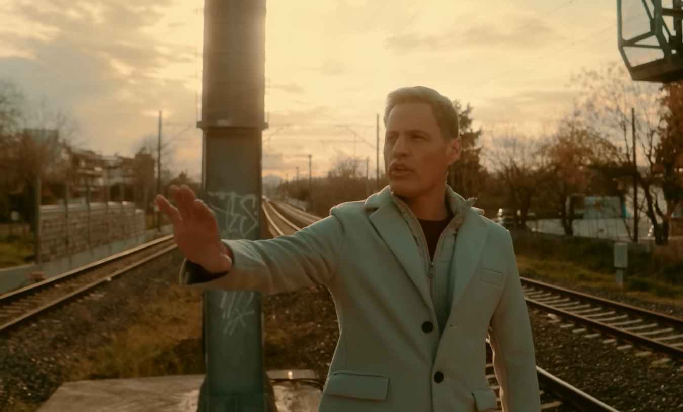 Γρηγόρης Πετράκος Λίγη Ντροπή Official Music Video 0 18 screenshot