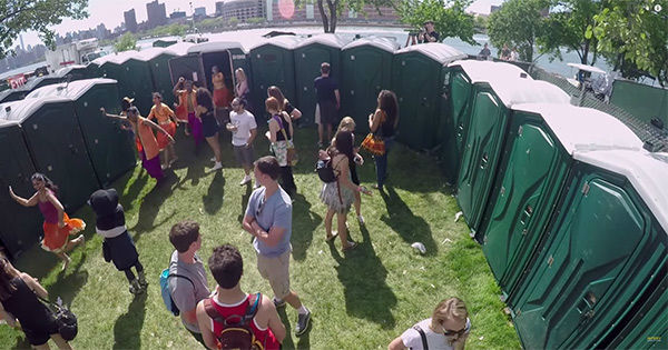 porta potty 15