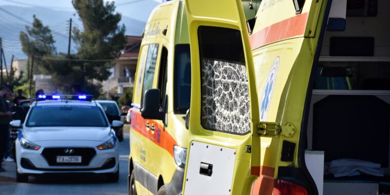 Φωτογραφία για: Κεφαλονιά: Διασωληνώθηκε παιδί μετά από φωτιά – Στο νοσοκομείο και η μητέρα του 20 spata