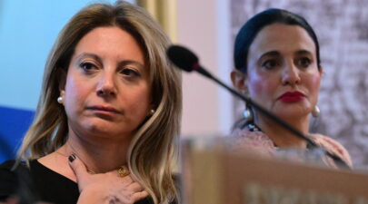 δικηγορος καρυσ