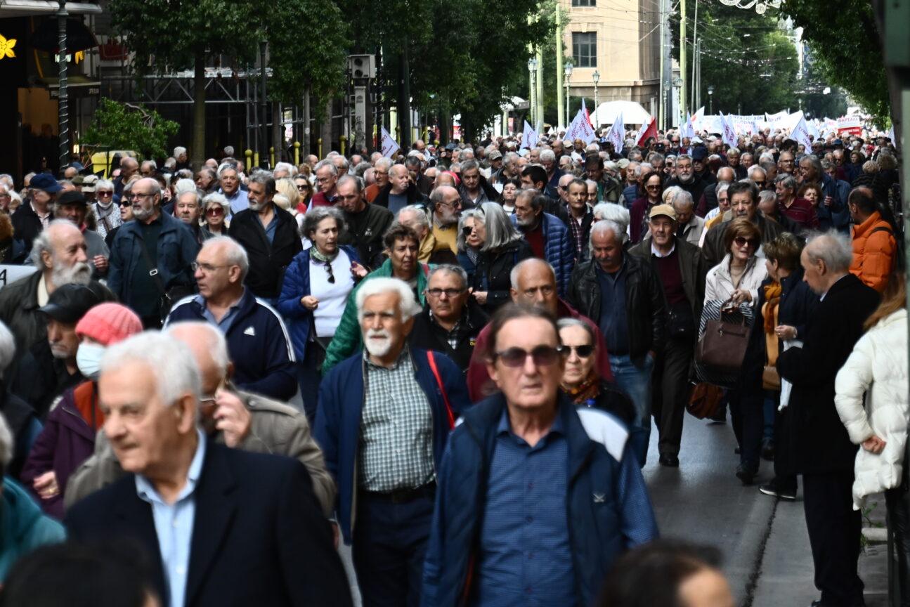 Συντάξεις Ιουνίου 2025: Πότε θα πάρουν τα χρήματα οι δικαιούχοι – Οι ημερομηνίες ανά ταμείο