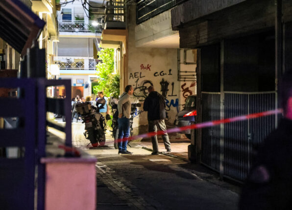 Βίντεο ντοκουμέντο με τον 21χρονο μητροκτόνο λίγο πριν δολοφονήσει την μητέρα του 3 6559106