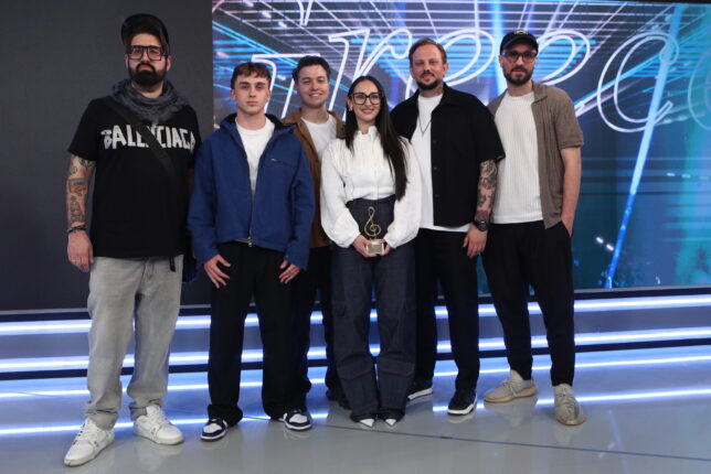 Βραβεία για την 6η θέση στην Eurovision 7 6566989