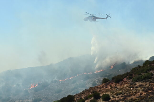 Συνεχή μηνύματα από το 112 - Έχουν καεί 20 σπίτια 2 6593897