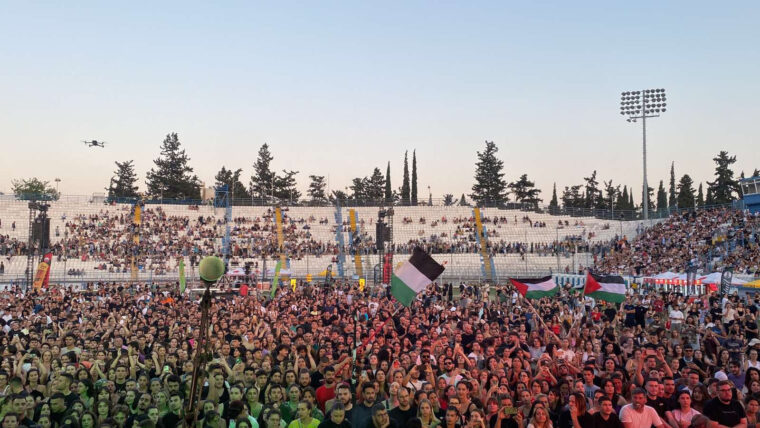 Χιλιάδες φωνές για την Παλαιστίνη στη συναυλία του Σωκράτη Μάλαμα 2 PAL MALAMAS