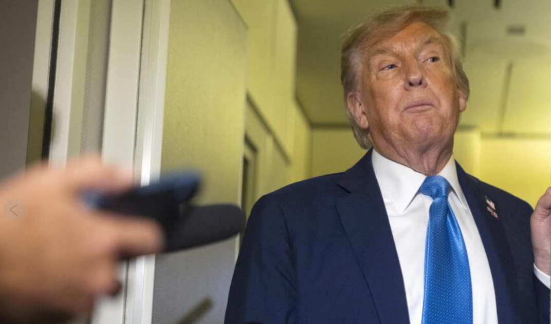 Τραμπ: Ο πόλεμος στο Ιράν και η ακρίβεια «καίνε» τον πρόεδρο