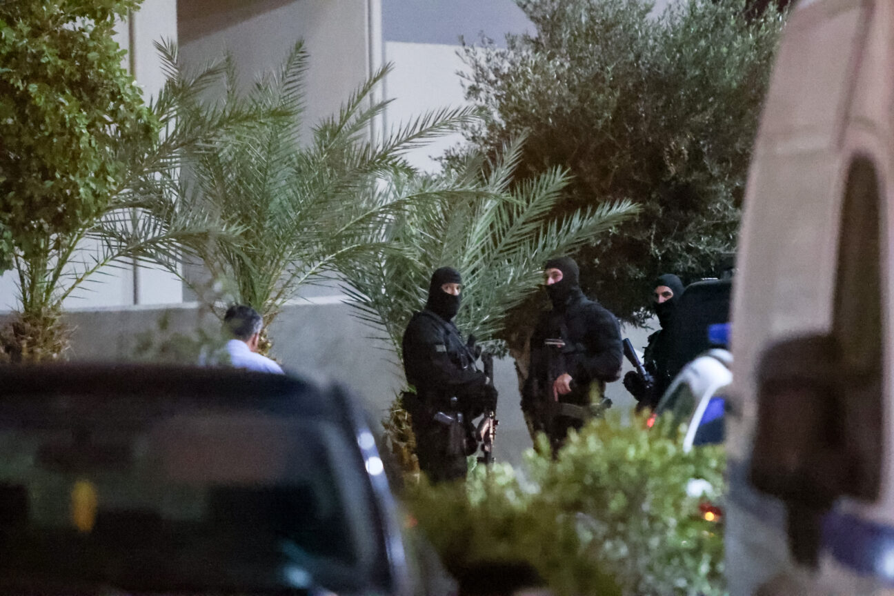 Υπόθεση εκβιασμών στην Κρήτη: Αρνούνται τα πάντα οι συλληφθέντες για τις καταπατήσεις
