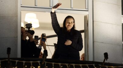 000 87r484j scaled 1