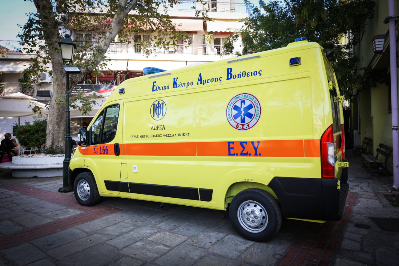 Τρίκαλα: Νεκρή 22χρονη που κατέρρευσε στο σπίτι της