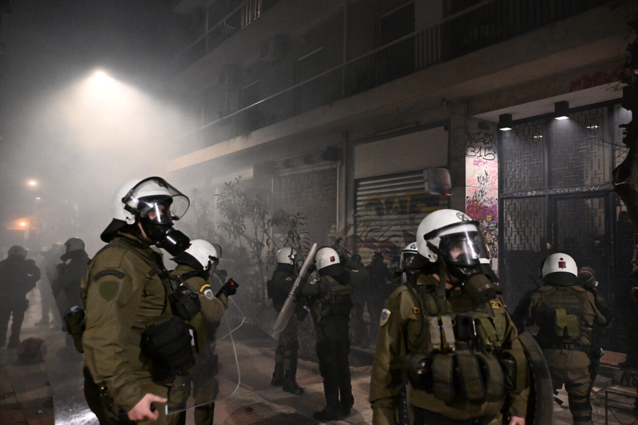 114 προσαγωγές στα Εξάρχεια: Τι έγινε τα ξημερώματα της Κυριακής σε bar