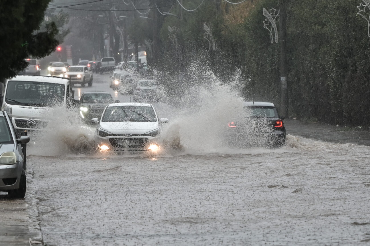 Έρχεται σφοδρή κακοκαιρία από την Τρίτη – Καμπανάκι από  τρεις μετεωρολόγους