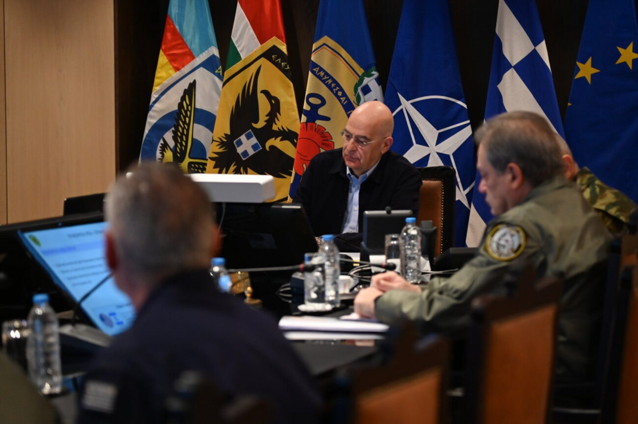 Τα επικίνδυνα παιχνίδια Δένδια: Τέσσερα τελικά τα ελληνικά F-16 που έφθασαν στη Κύπρο – Ποια «άμυνα» υπερασπίζεται η Ελλάδα;