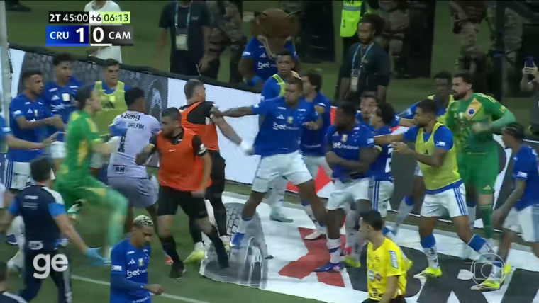 BRIGA CRUZEIRO X ATLETICO MG REGISTRA CENAS LAMENTAVEIS Campeonato Mineiro ge.globo 0 29 screenshot