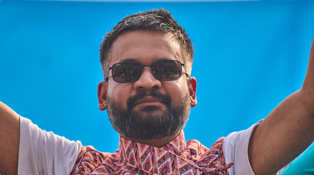 Νεπάλ: Ένας πρώην ράπερ ορκίστηκε πρωθυπουργός – Ποιος είναι ο Μπαλέντρα Σαχ