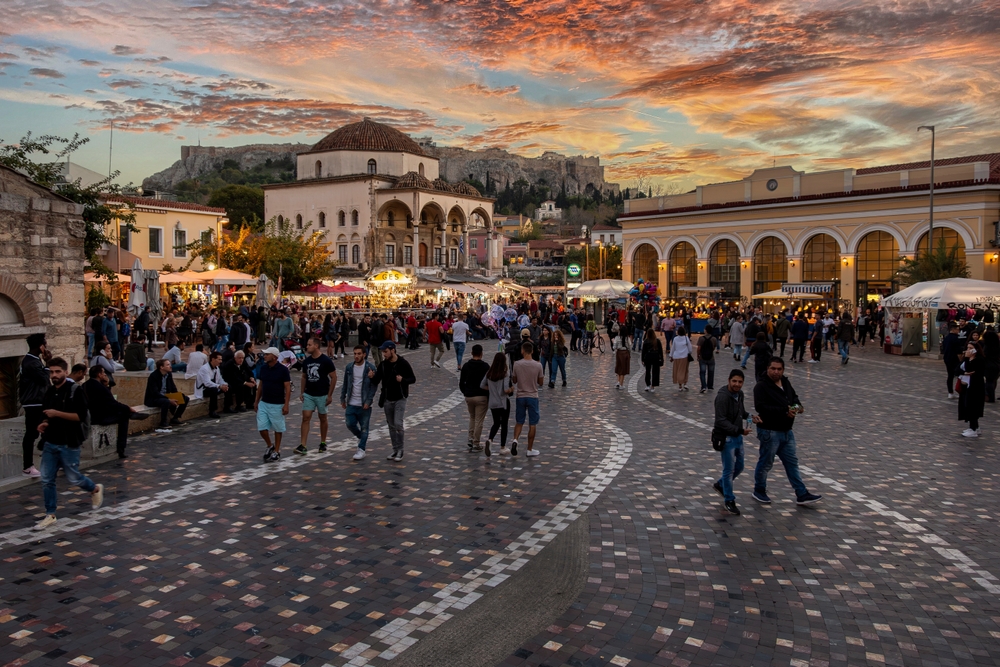 Υπερτουρισμός στην Αθήνα: Κεφαλογιάννη κατά Δούκα – Η πόλη στο επίκεντρο πολιτικής αντιπαράθεσης