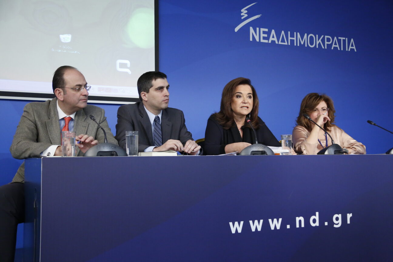 Η Ντόρα Μπακογιάννη βάζει φωτιά στη ΝΔ – Εκθέτει την κυβέρνηση για την υπόθεση Λαζαρίδη