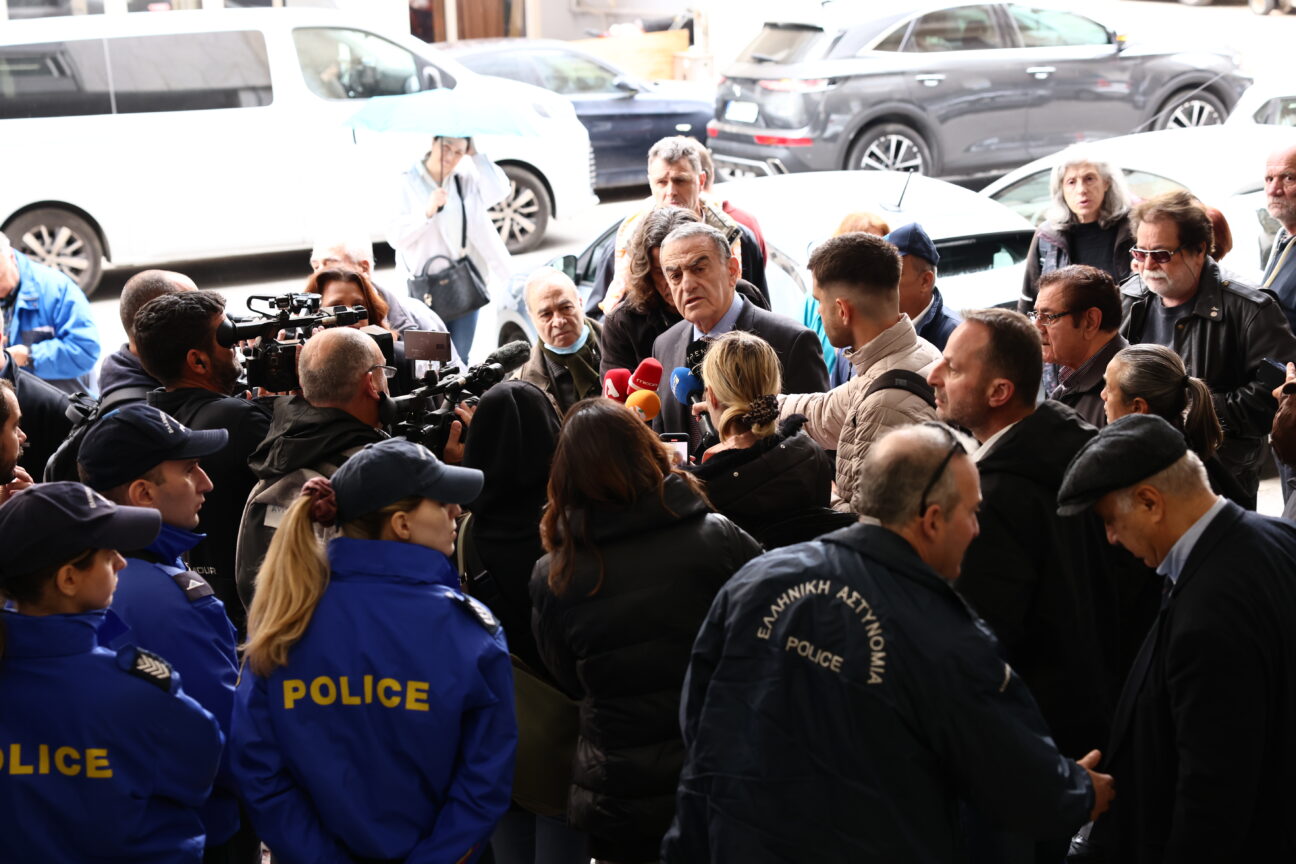 Λέσβος: Κλιμακώνουν οι κτηνοτρόφοι – «Δεν φεύγει κανείς από το λιμάνι»