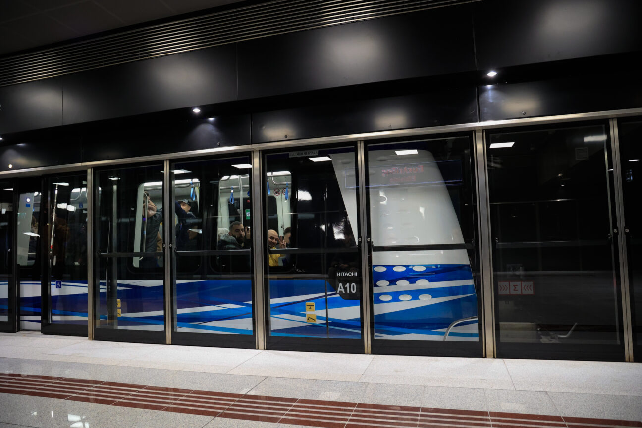Μετρό Θεσσαλονίκης: Ακινητοποιήθηκε ξανά συρμός – Οι επιβάτες περπάτησαν μέσα στη σήραγγα