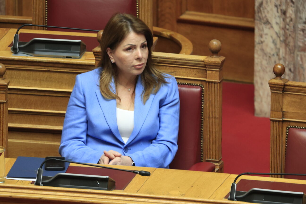 ΟΠΕΚΕΠΕ 2 – Παπακώστα: «Εκμεταλλεύτηκε την πολιτική της ιδιότητα»- Ελέγχεται για ποσό 142.250 ευρώ