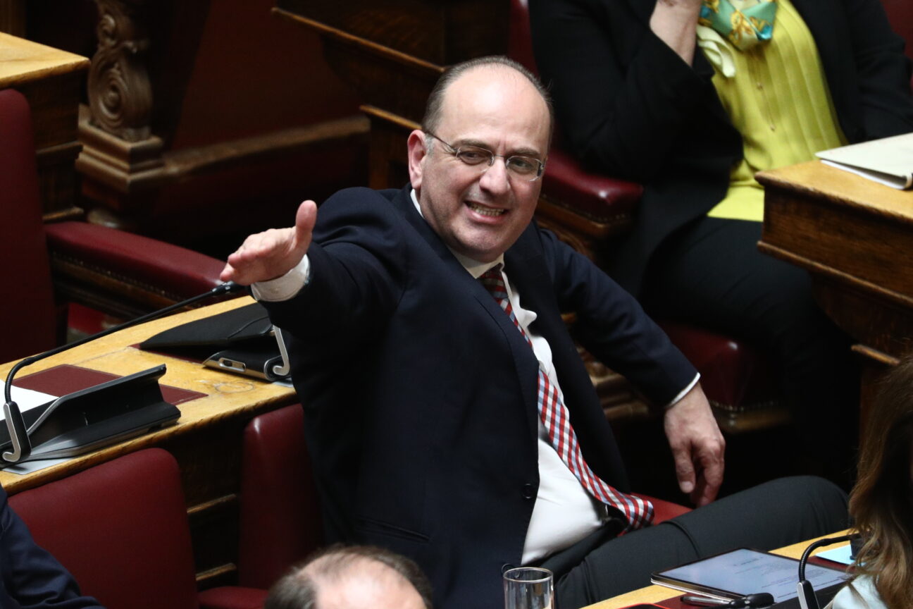 Γλέντι στα social media τους ισχυρισμούς Λαζαρίδη ότι έχει 15.000 ένσημα: «Έπιασε δουλειά 1 χρόνο πριν γεννηθεί»