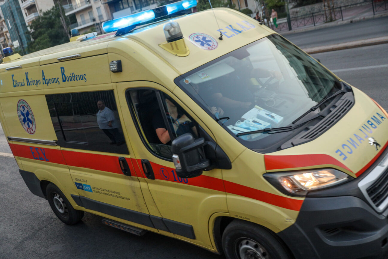 Άγριο περιστατικό στην Πάτρα: Κουκουλοφόροι χτύπησαν και πέταξαν σε χαντάκι μητέρα τριών παιδιών στη Περιμετρική