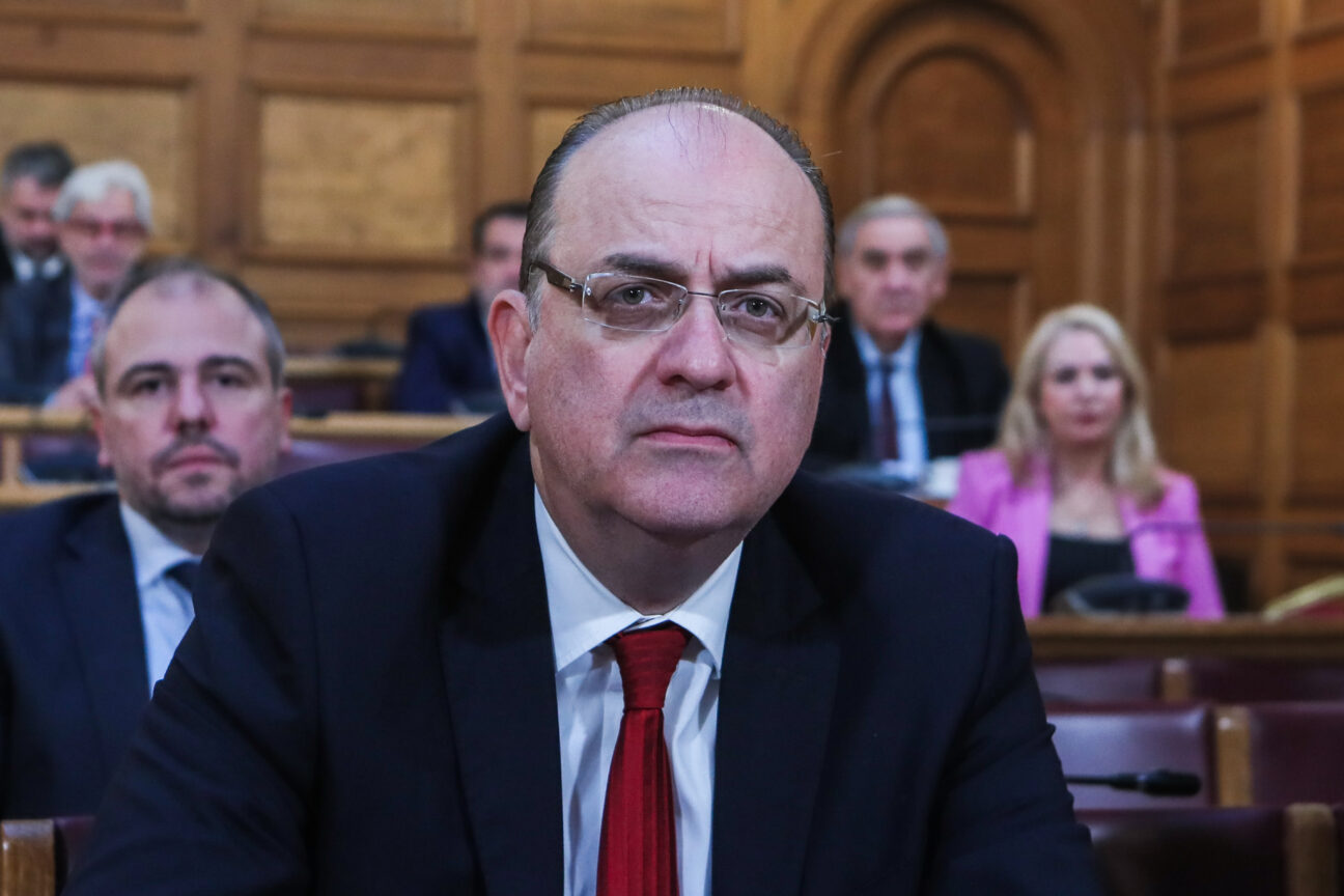 Λαζαρίδη δώσε το πτυχίο στη δημοσιότητα να κλείσεις στόματα