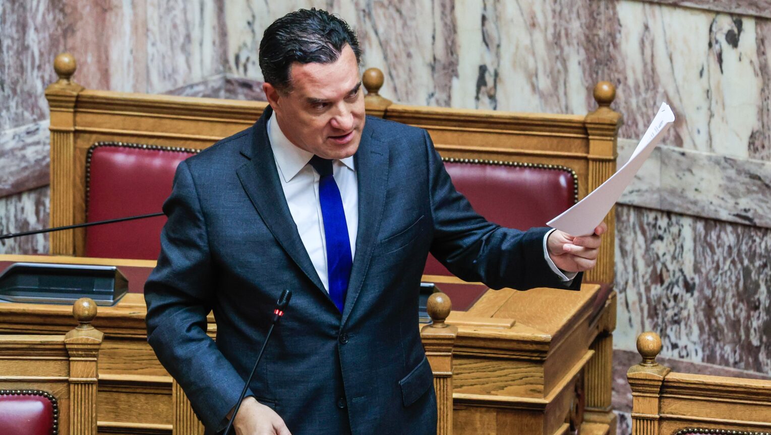 Άδωνις: Κατακρίνει τον Σάντσεθ επειδή θέλει να εφαρμόσει νόμο που είχε φέρει ο ίδιος στην Ελλάδα το 2023