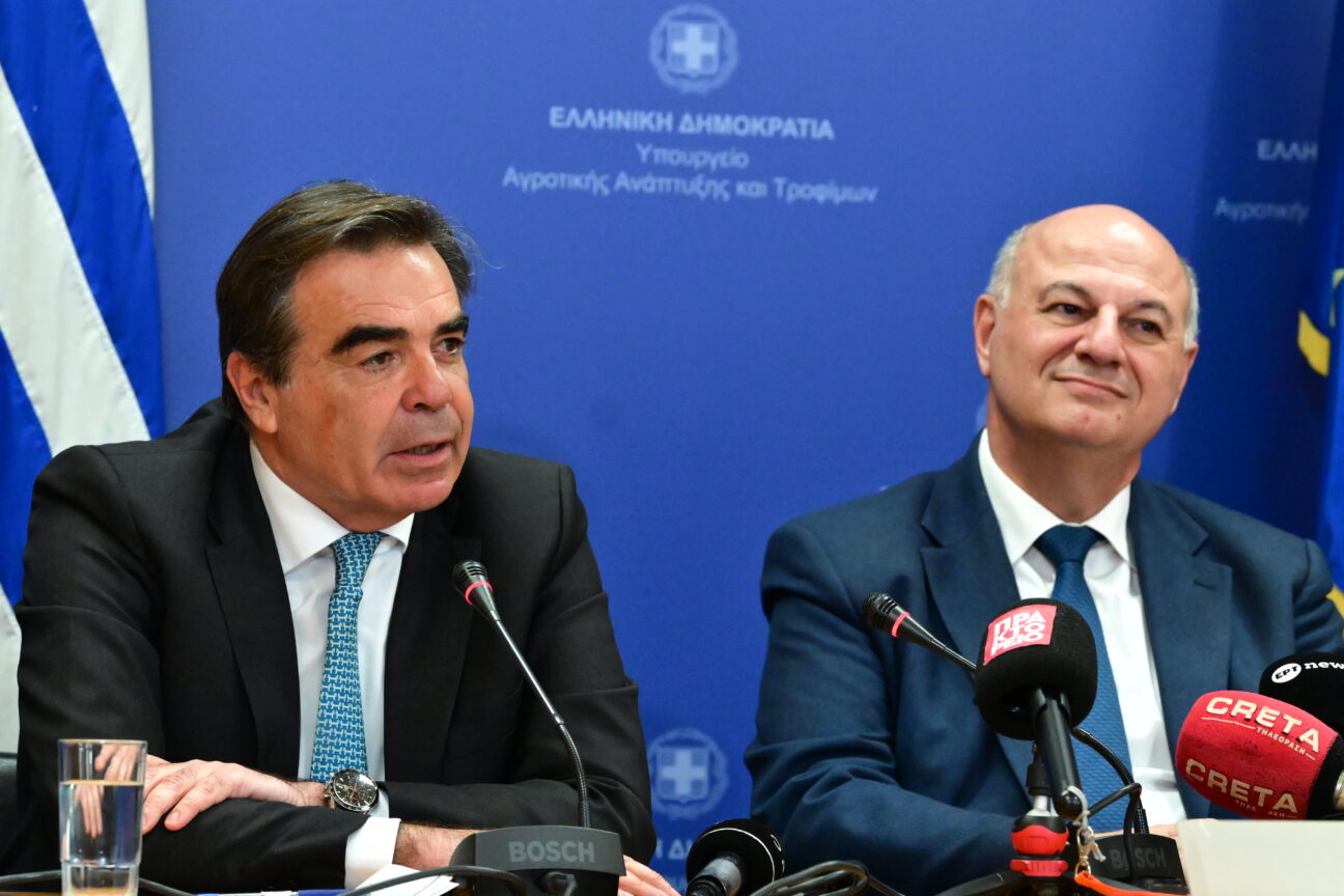 Ολοκληρώθηκε η τελετή παράδοσης – παραλαβής στο Υπουργείο Αγροτικής Ανάπτυξης και Τροφίμων