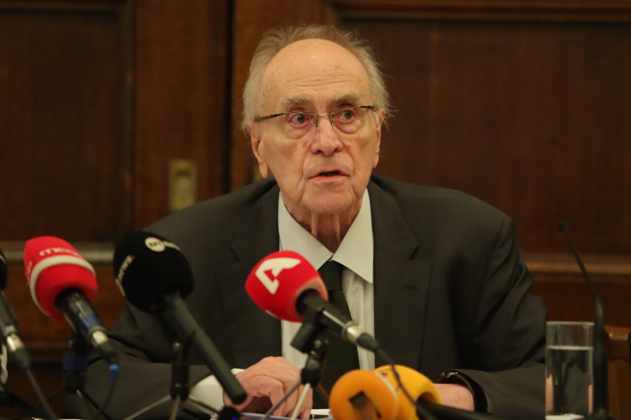 Τέμπη: Μήνυση κατά Σεβαστίδη προαναγγέλλει ο Νίκος Κωνσταντόπουλος