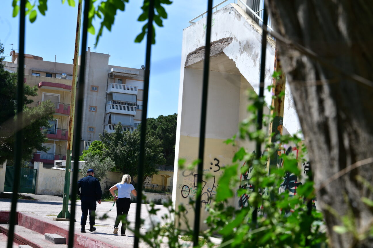 Χαϊδάρι: Νέα στοιχεία για την πτώση της 13χρονης στο σχολείο – «Άφησε τα χέρια της και έπεσε με το κεφάλι»