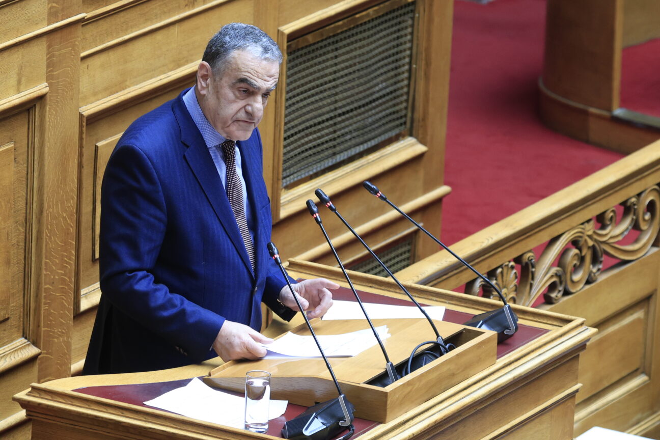 Προκλητική δήλωση Αθανασίου για Κοβέσι: «Έρχεται στην Ελλάδα να καταργήσει το Σύνταγμά μας»